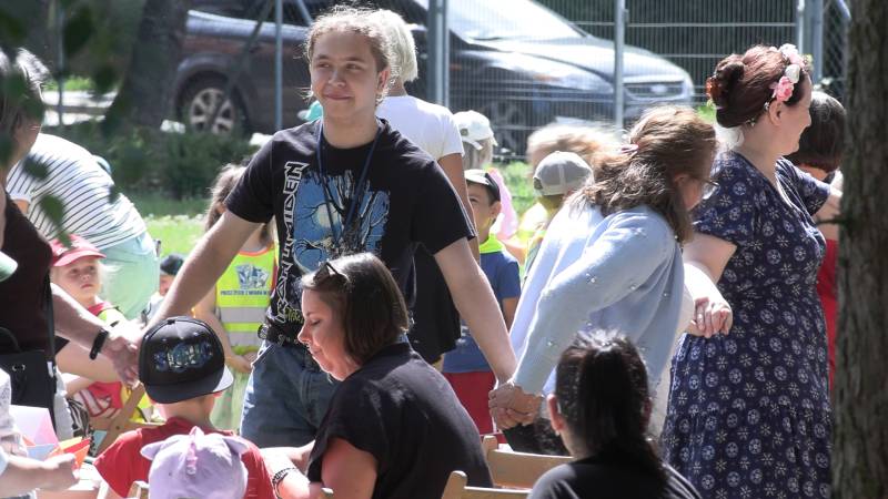 PROGRAM USŁUG SPOŁECZYNCH - POWITANIE LATA W OGRODZIE SPOŁECZNYM