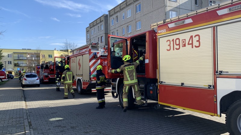Cztery zastępy straży na  Cegielskiego
